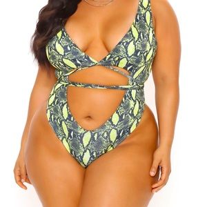 Fashion Nova swimsuit